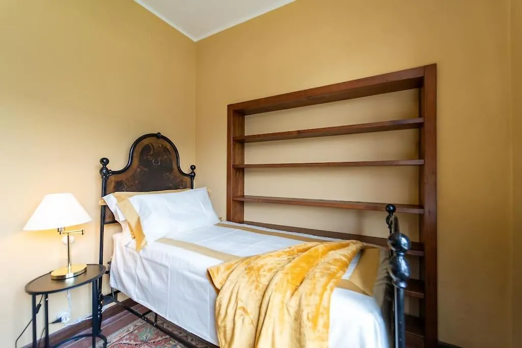 Lakefront 1800S Villa Private Dock, Art Luxury Carate Urio Italien