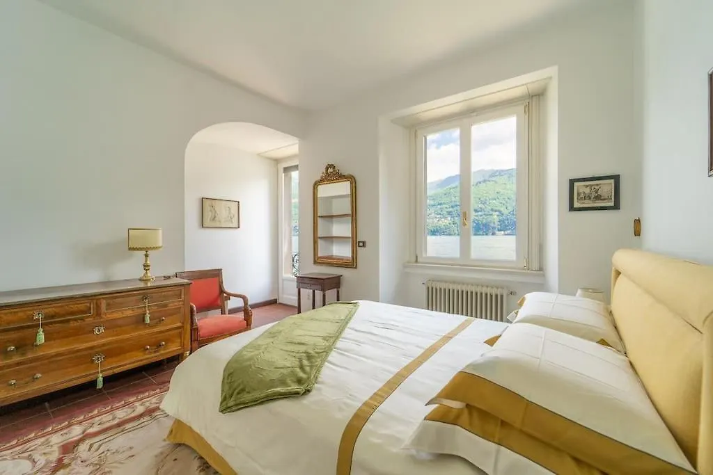 Lakefront 1800S Villa Private Dock, Art Luxury Carate Urio