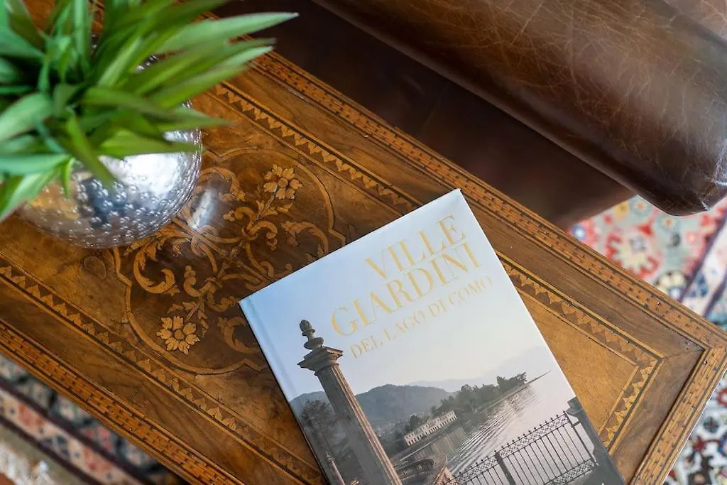 Lakefront 1800S Villa Private Dock, Art Luxury Carate Urio