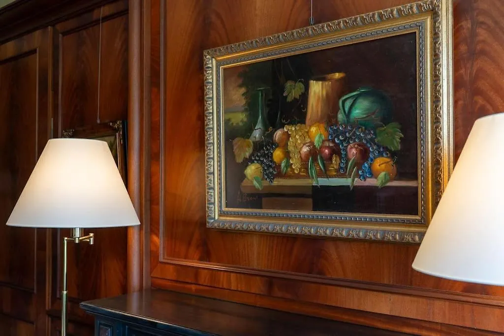 Lakefront 1800S Villa Private Dock, Art Luxury Carate Urio